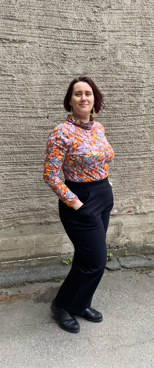 Lovely Poolo - Kaarna