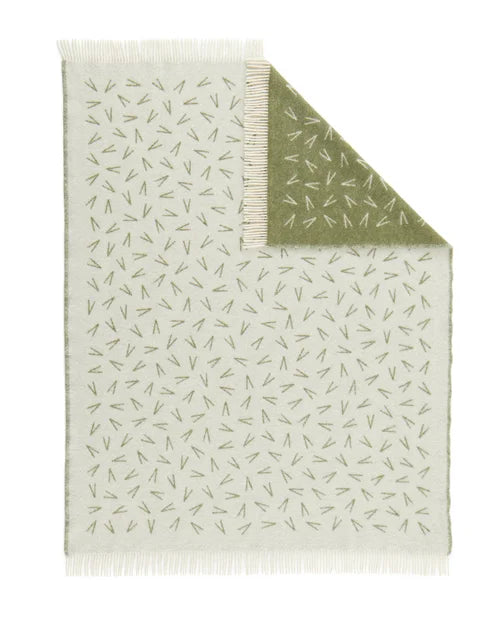 Pine Needles Blanket - Snow