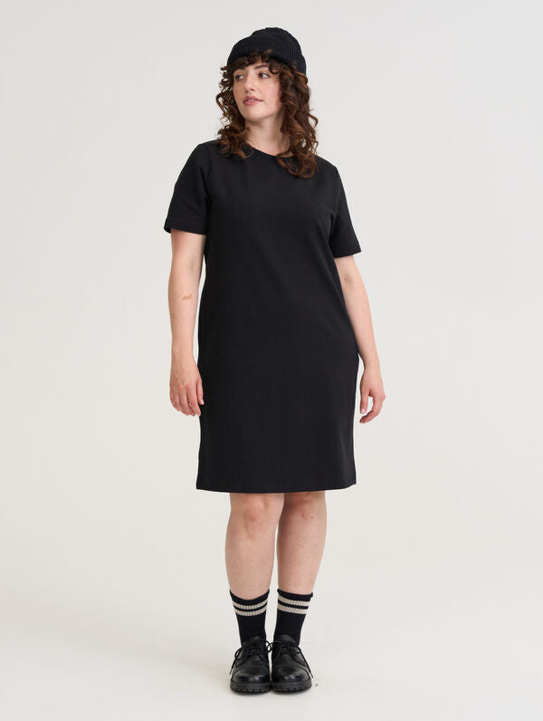 Henna T-paitamekko - Musta