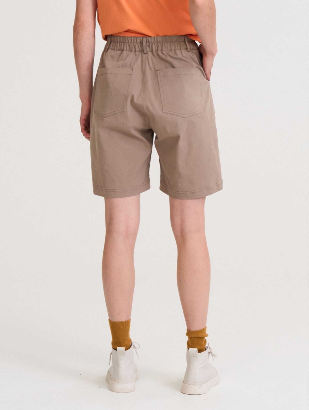 Janni Shortsit - Taupe