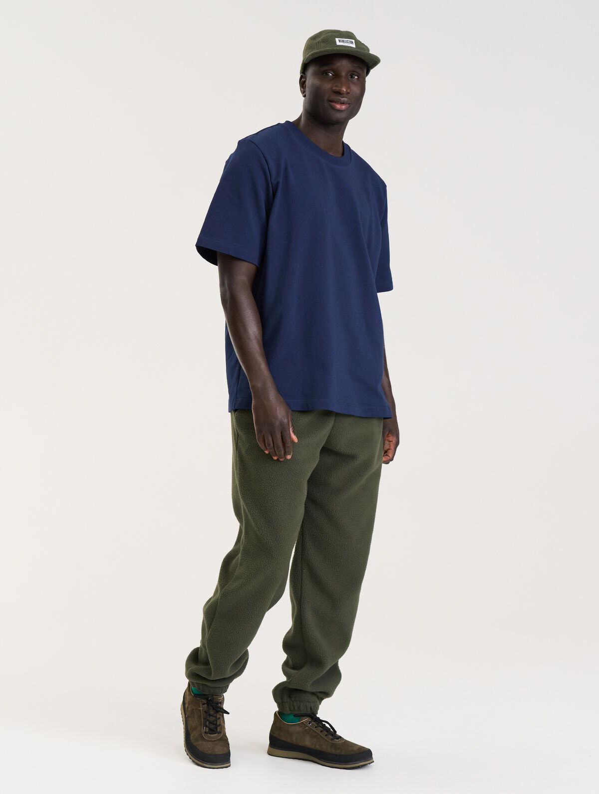 Olavi T-paita - Musteensininen