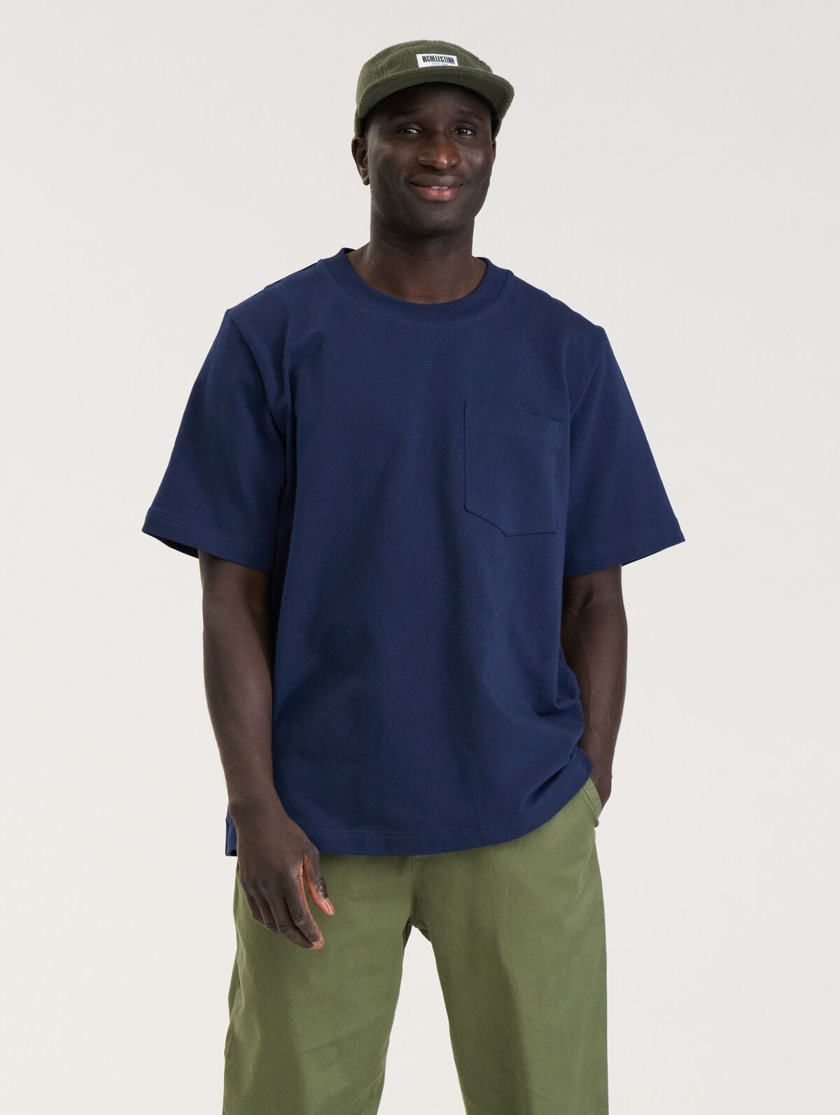 Olli T-paita - Musteensininen