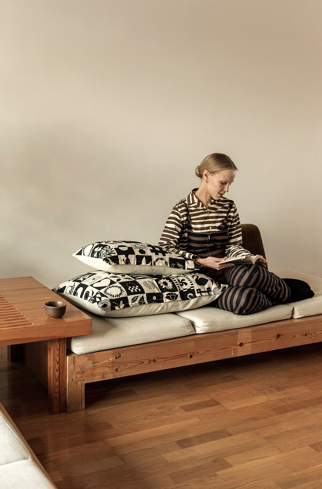 Kaukana kotoa Tyyny - 40x60cm