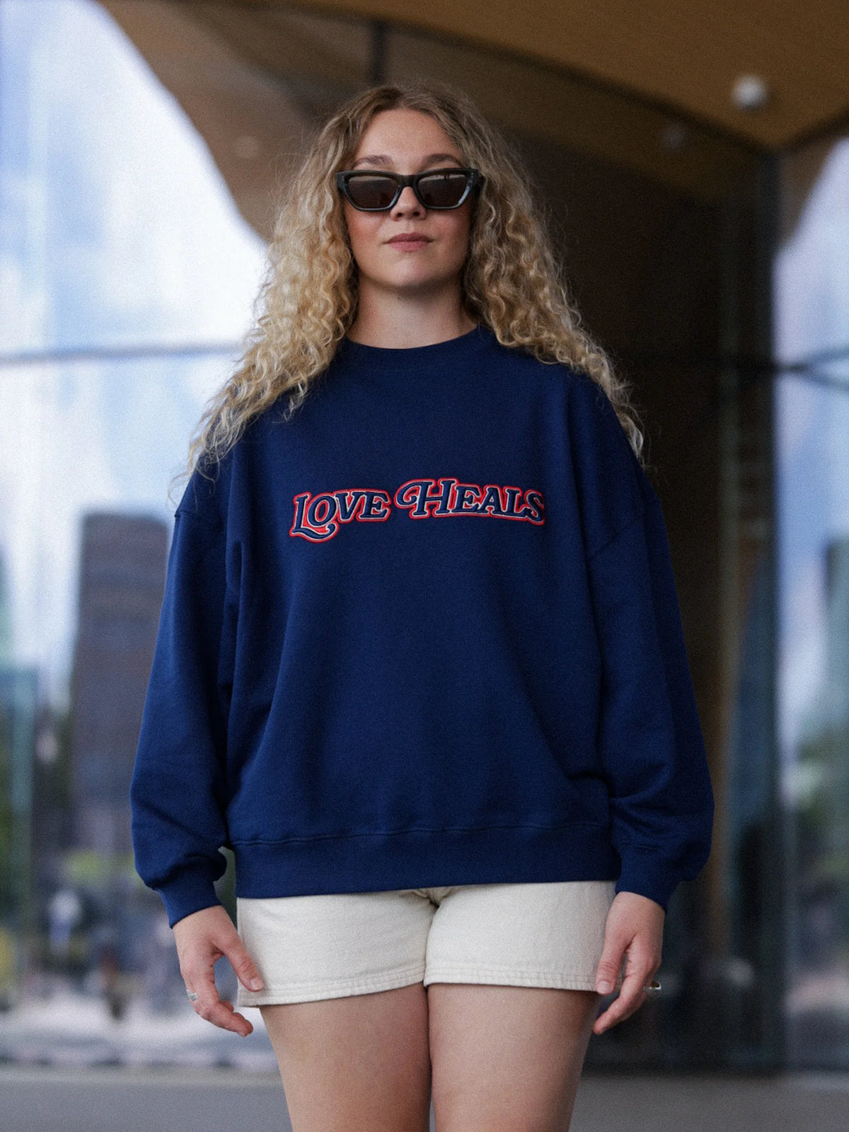 Grace Sweatshirt Love Heals - Navy Blue