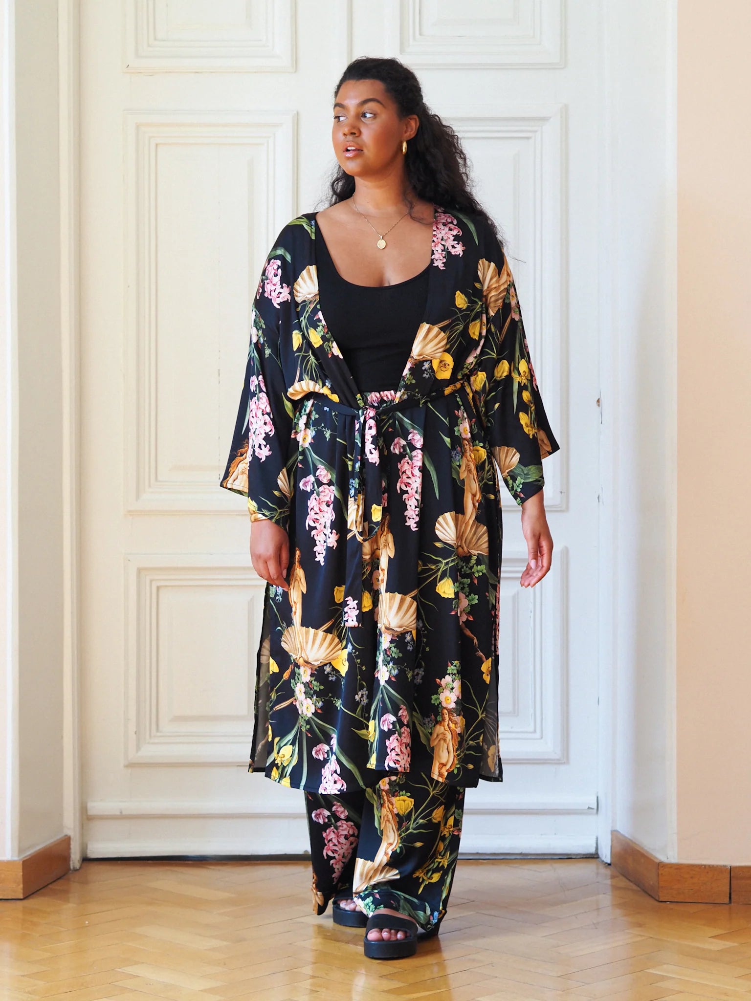 Memories Robe - Venus Black