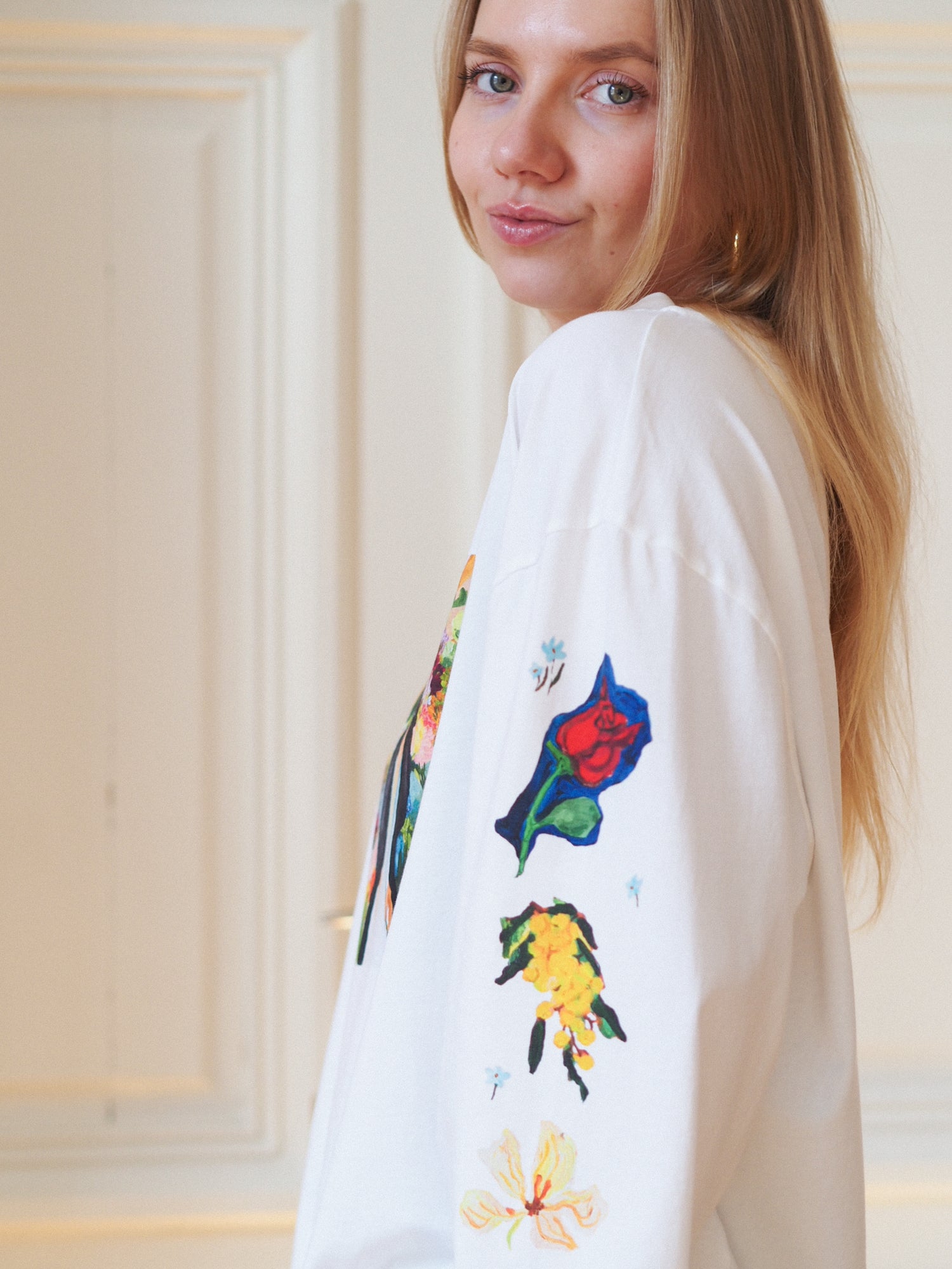 Uhana x Laura Annala Long Sleeve T-shirt - White