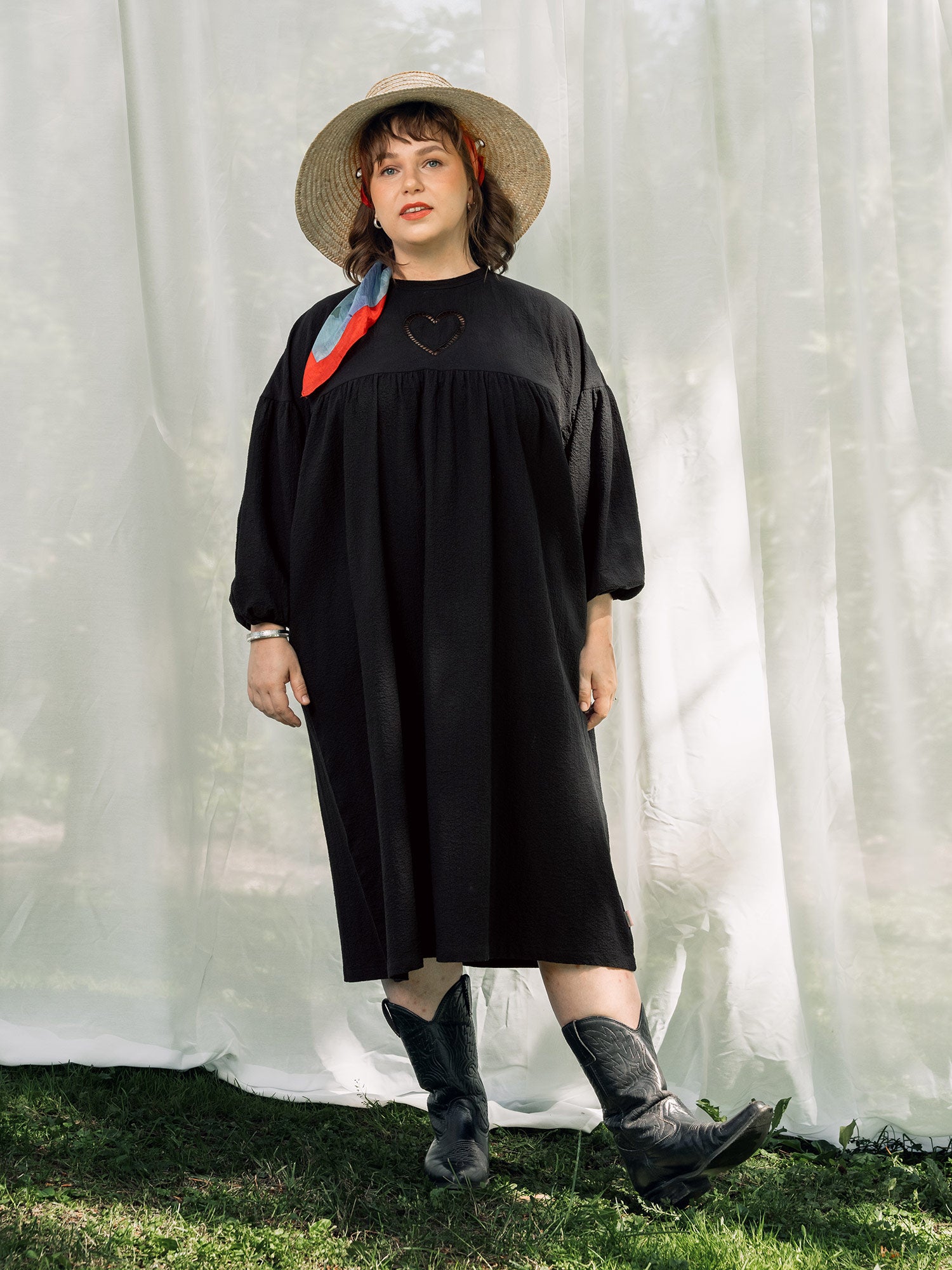 Evelyn Embroidered Dress - Black