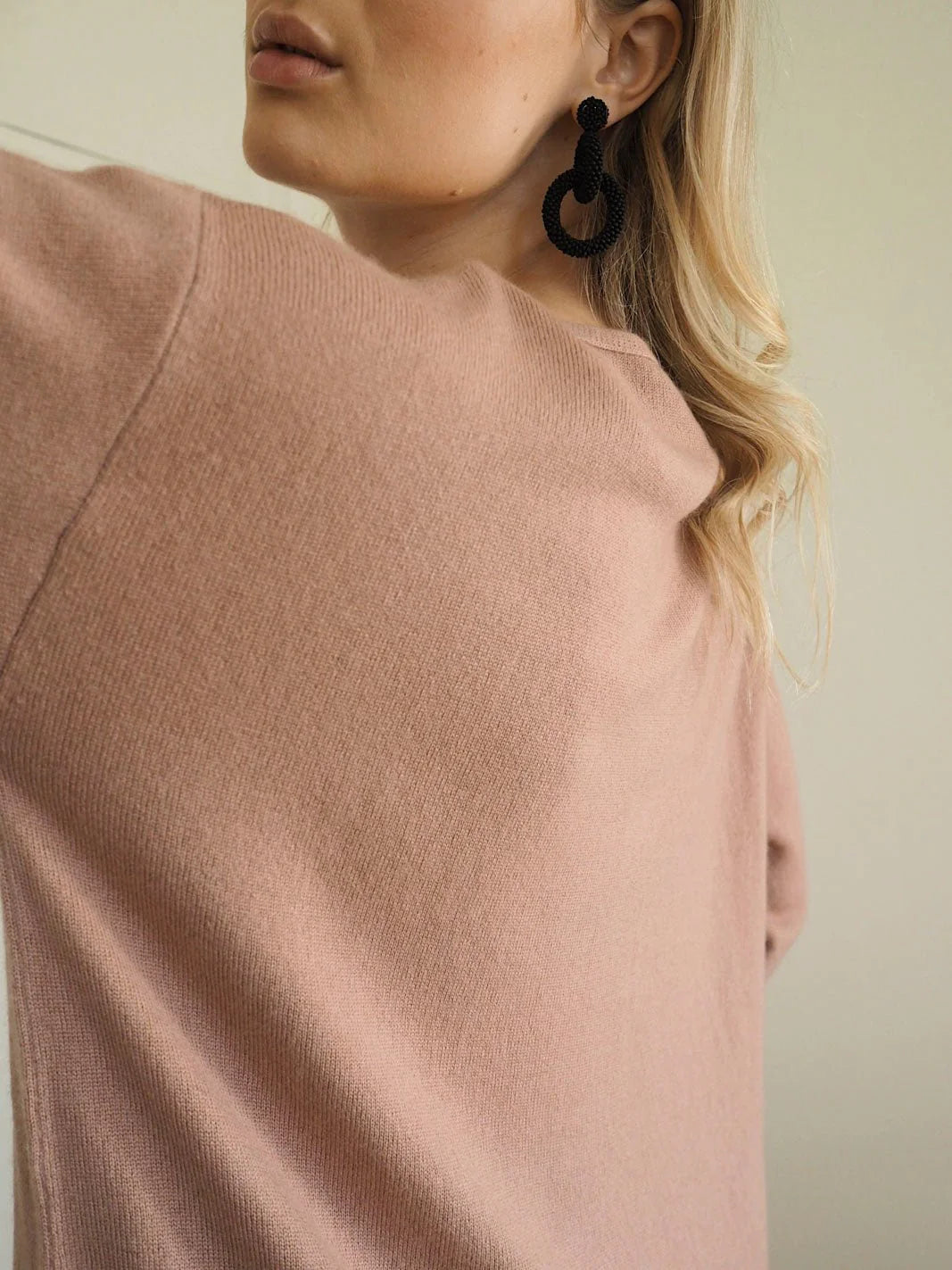 Gia Earrings - Black