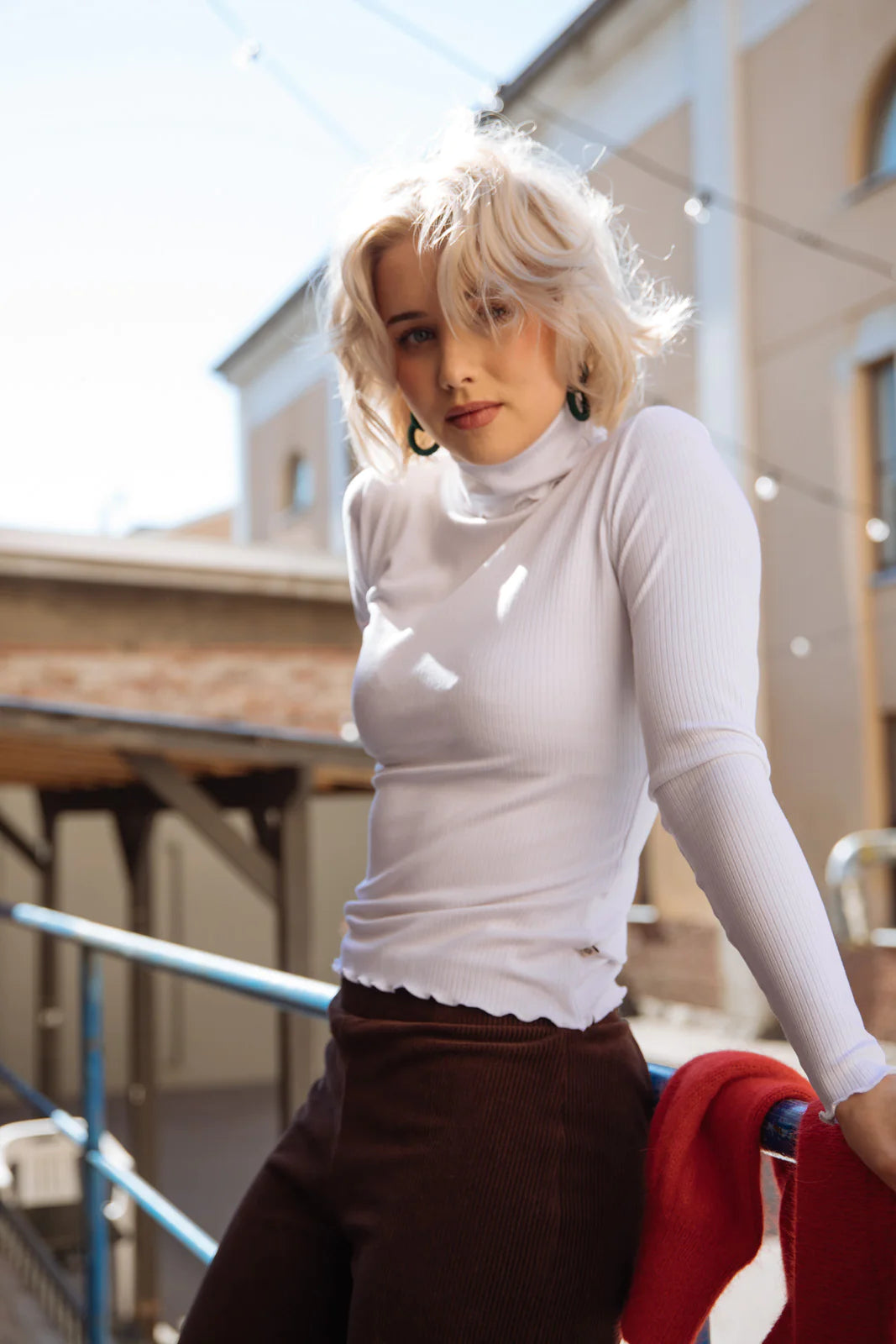 Kaiko valkoinen ribbipoolo