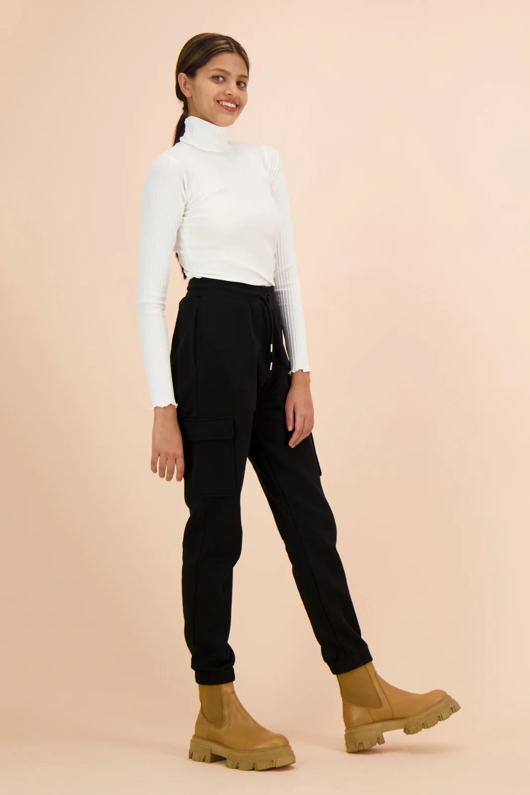 Kaiko valkoinen ribbipoolo