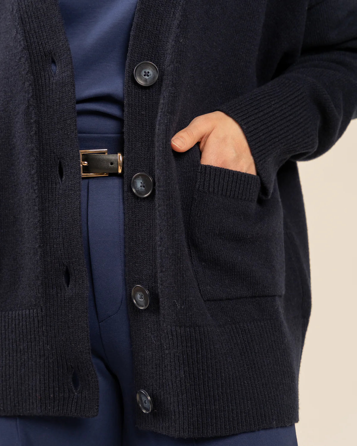 Kaste Neuletakki - Tummansininen