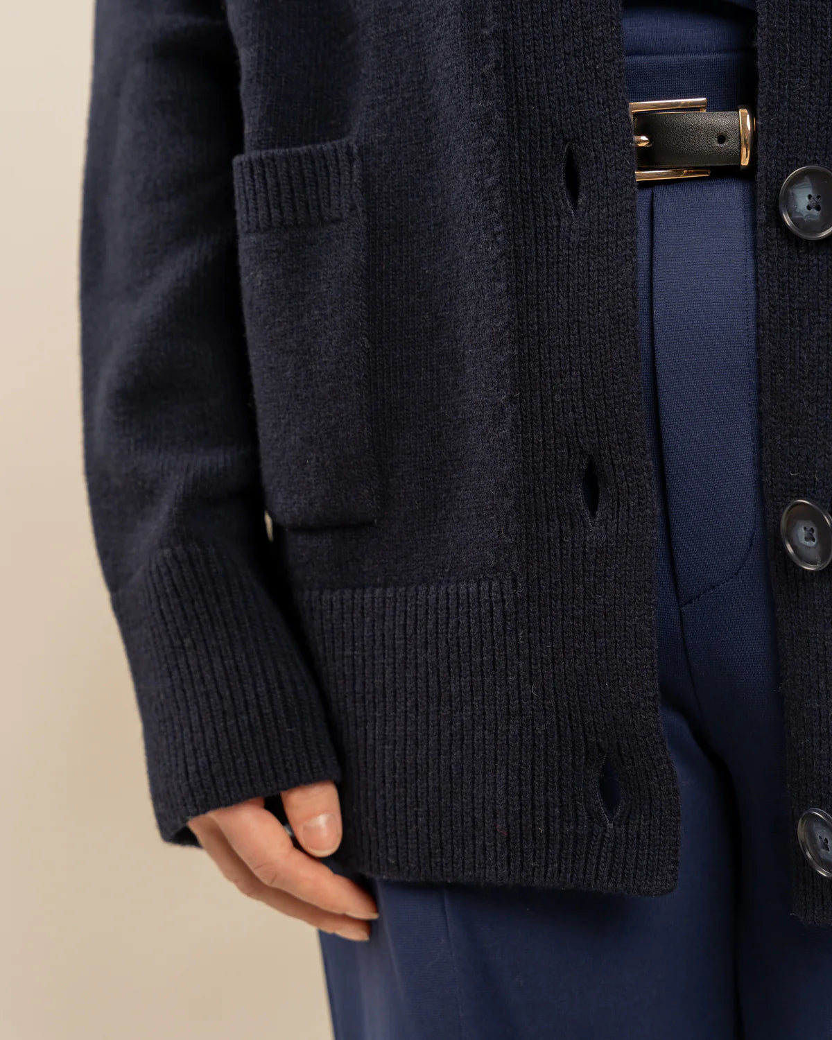 Kaste Neuletakki - Tummansininen