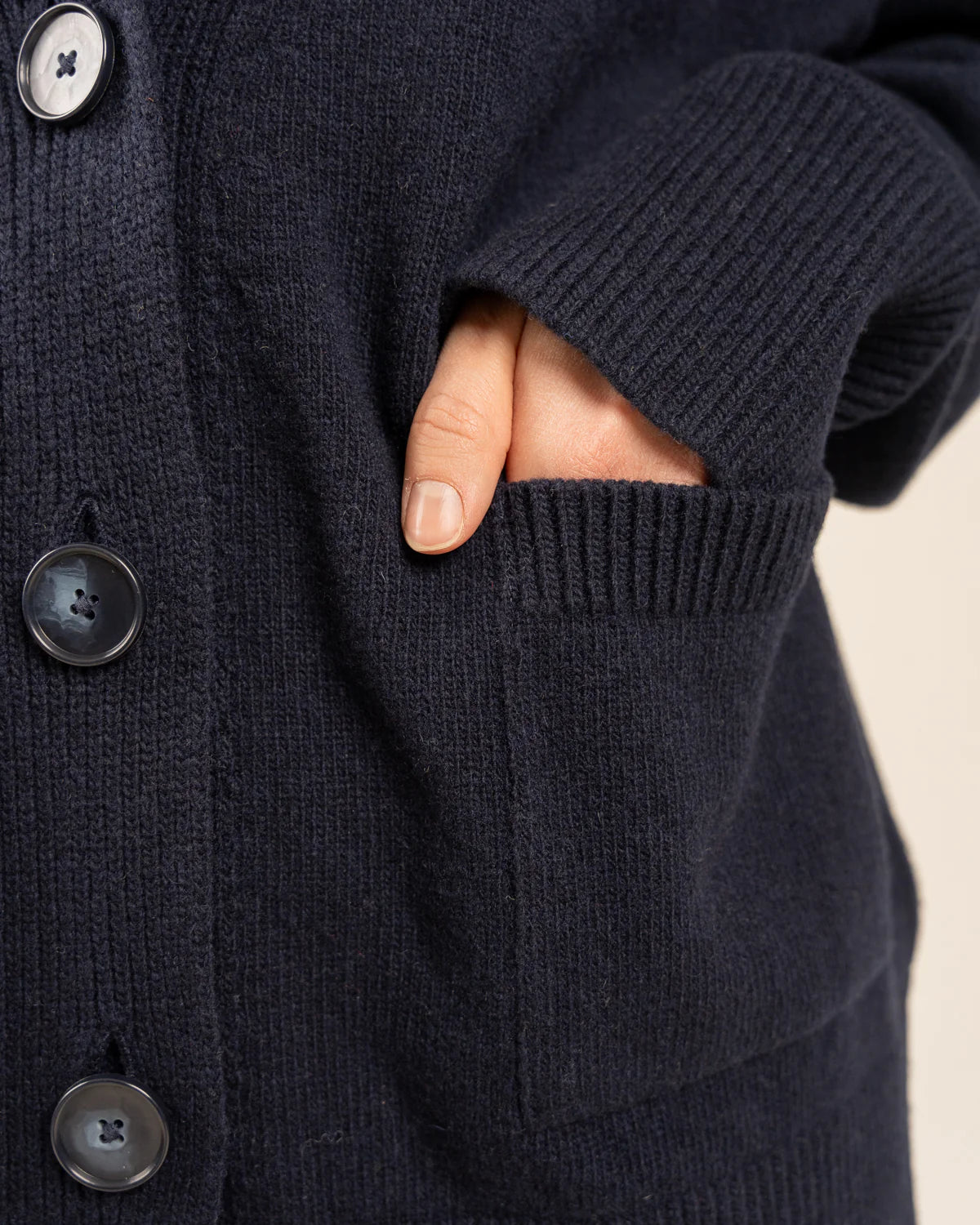 Kaste Neuletakki - Tummansininen