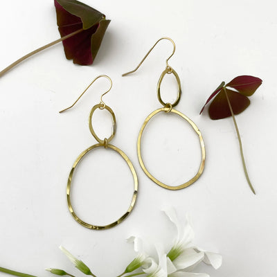 Kuplivat korvakorut - Messinki M