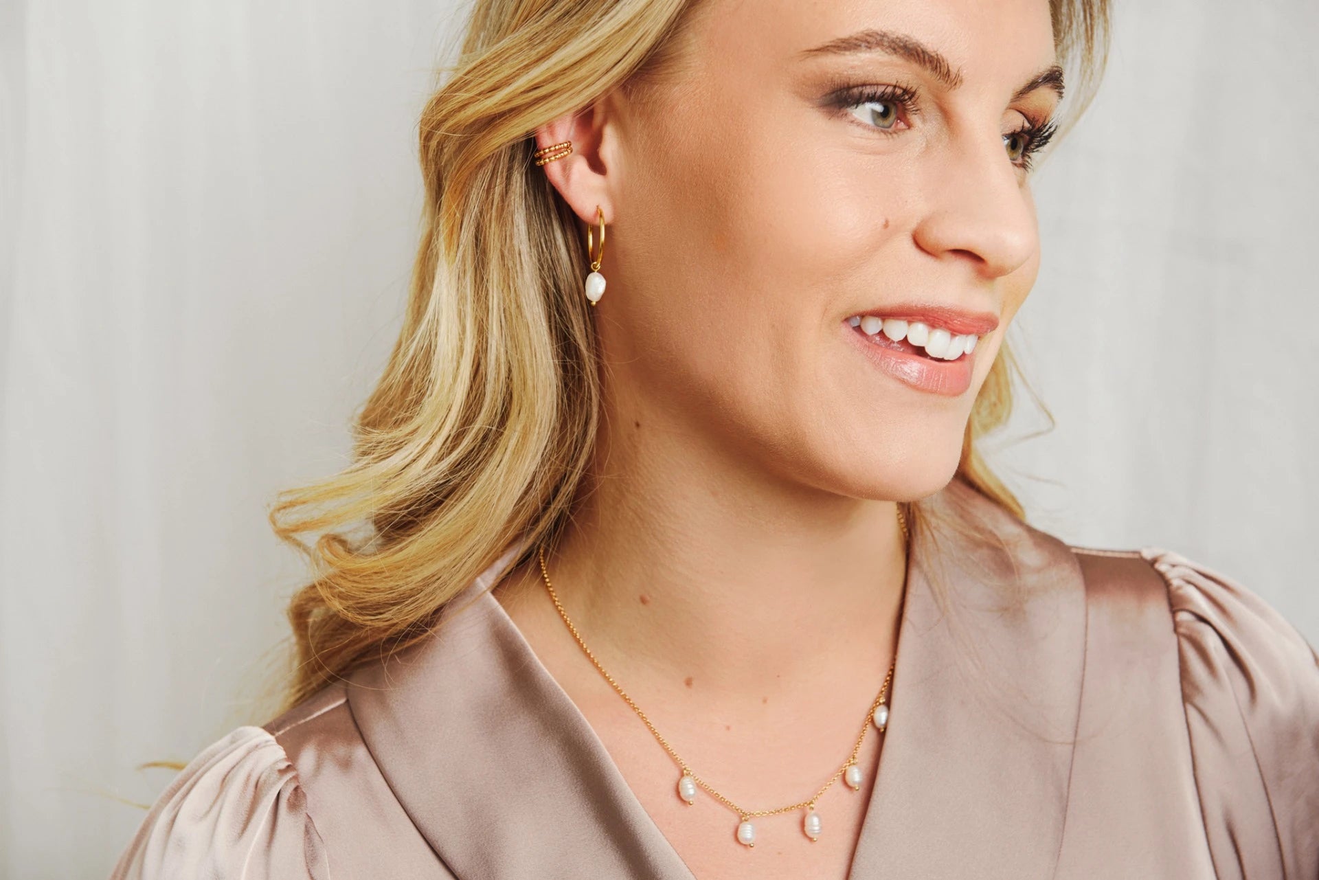 Pärla Hoops Golden hour