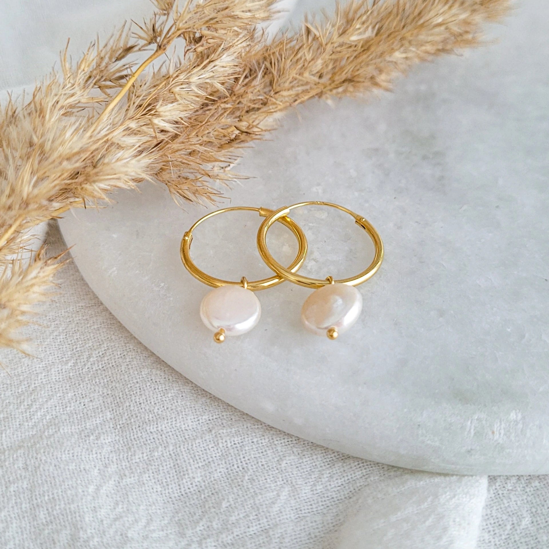 Pärla Hoops Golden hour