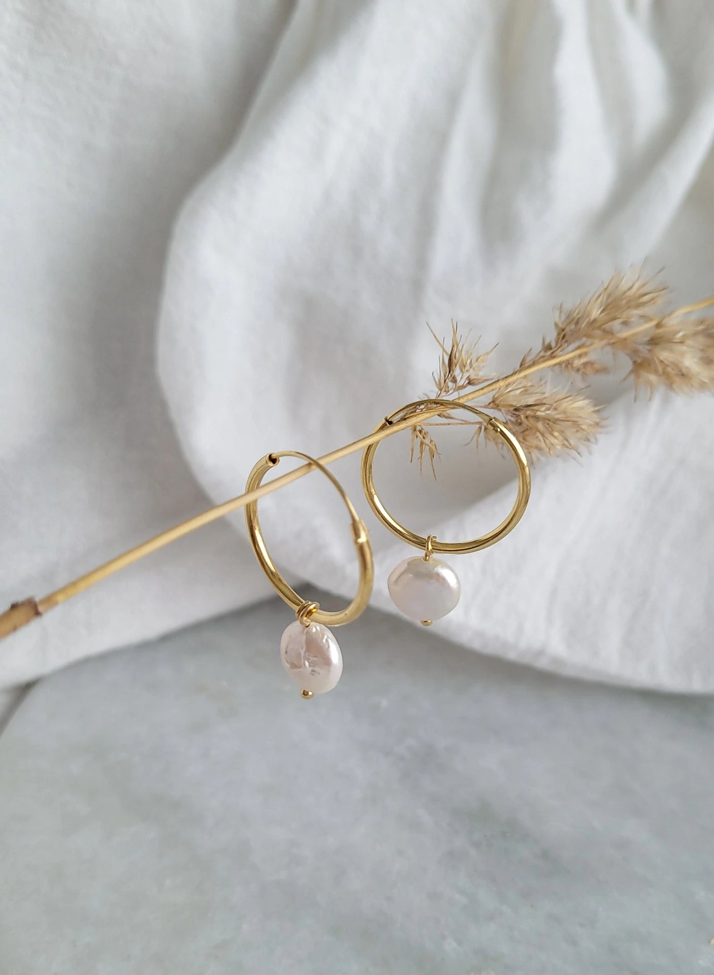 Pärla Hoops Golden hour