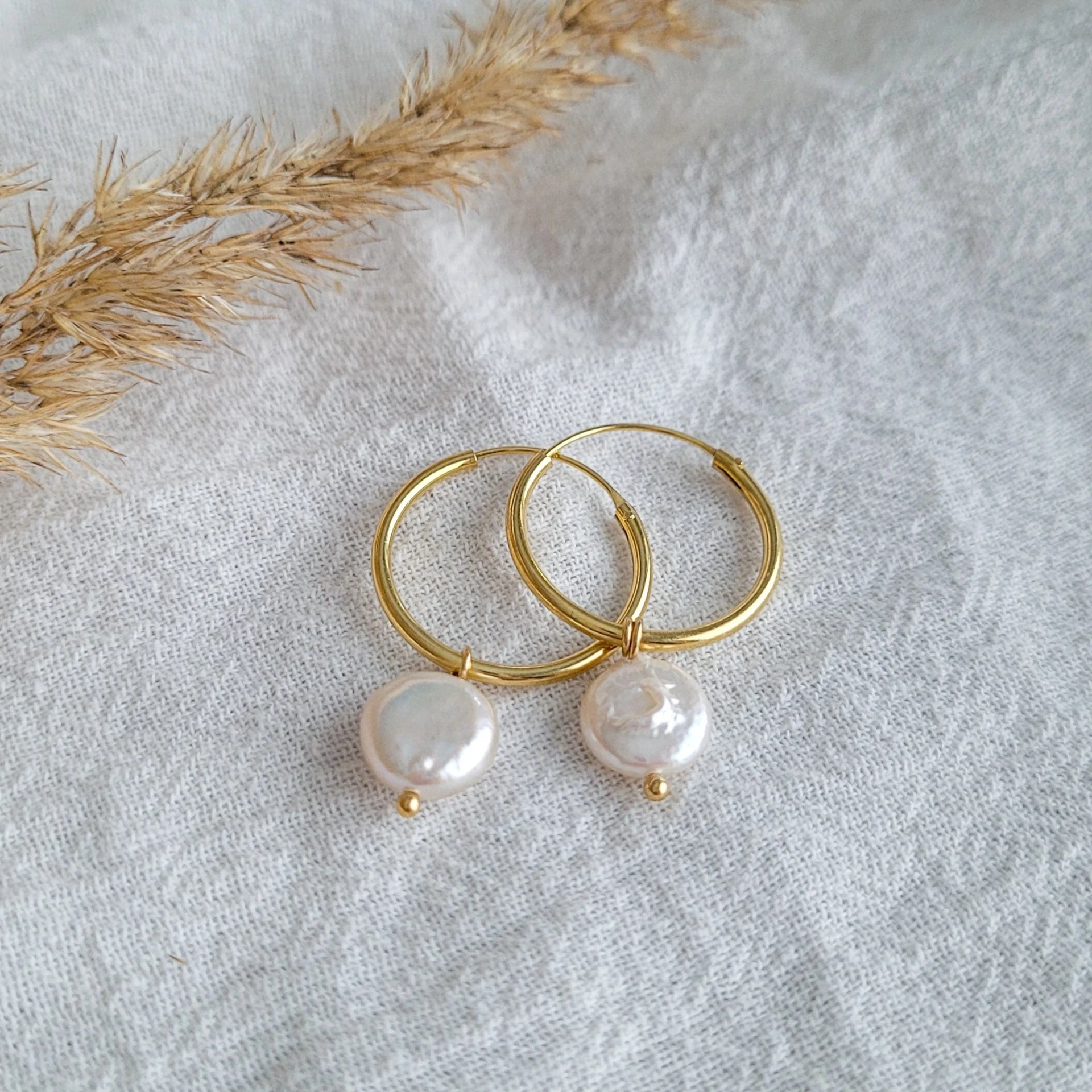 Pärla Hoops Golden hour