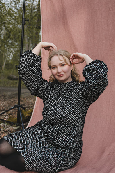 Myy Puuvillamekko - Apila Mustavalkoinen