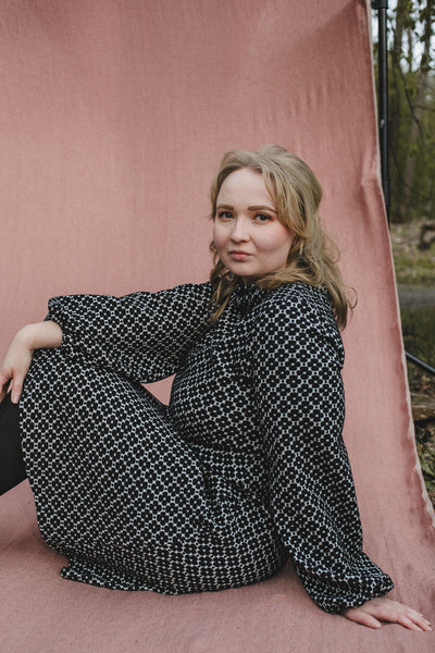 Myy Puuvillamekko - Apila Mustavalkoinen