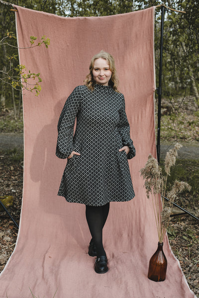 Myy Puuvillamekko - Apila Mustavalkoinen