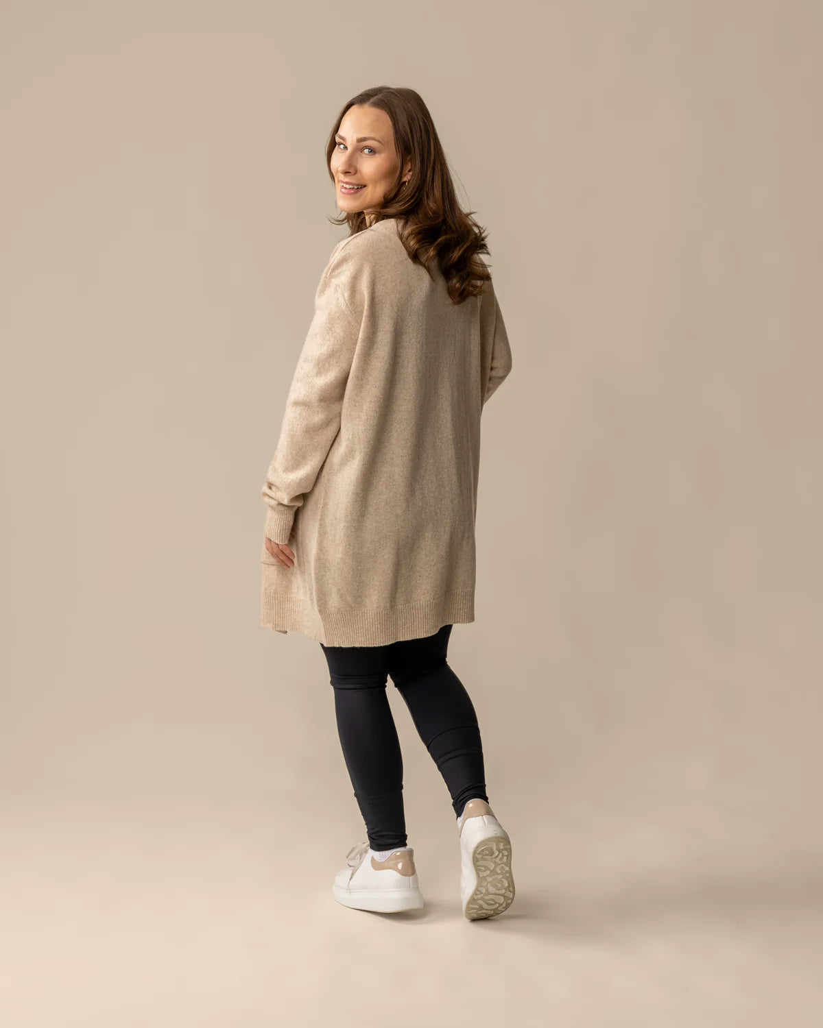 Tyyni Neuletakki - Beige