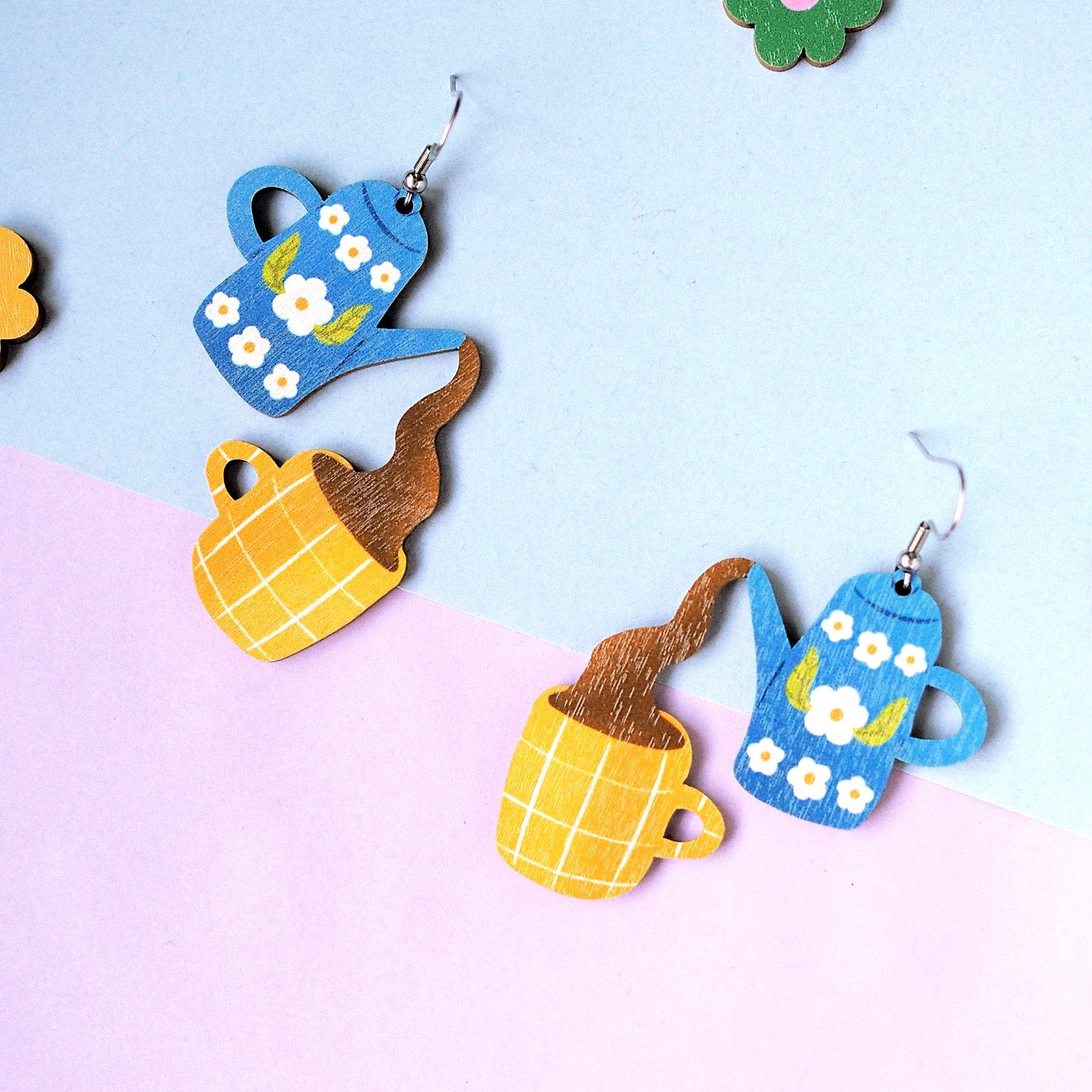 Pouring Coffee - korvikset