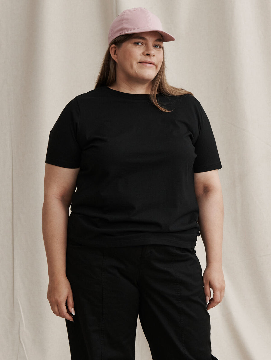 Naisten T-paita Musta