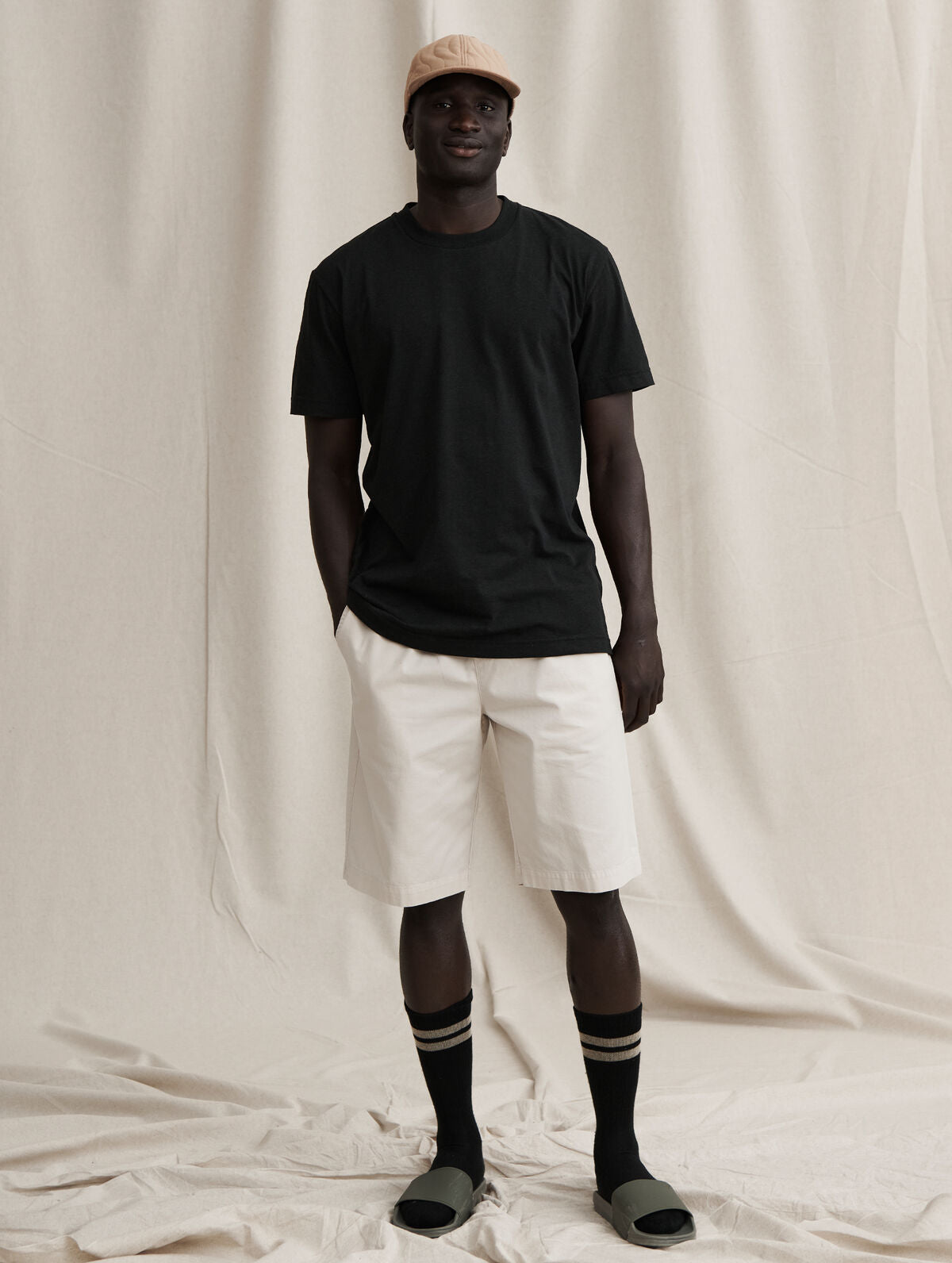 Klassikko T-paita - Musta