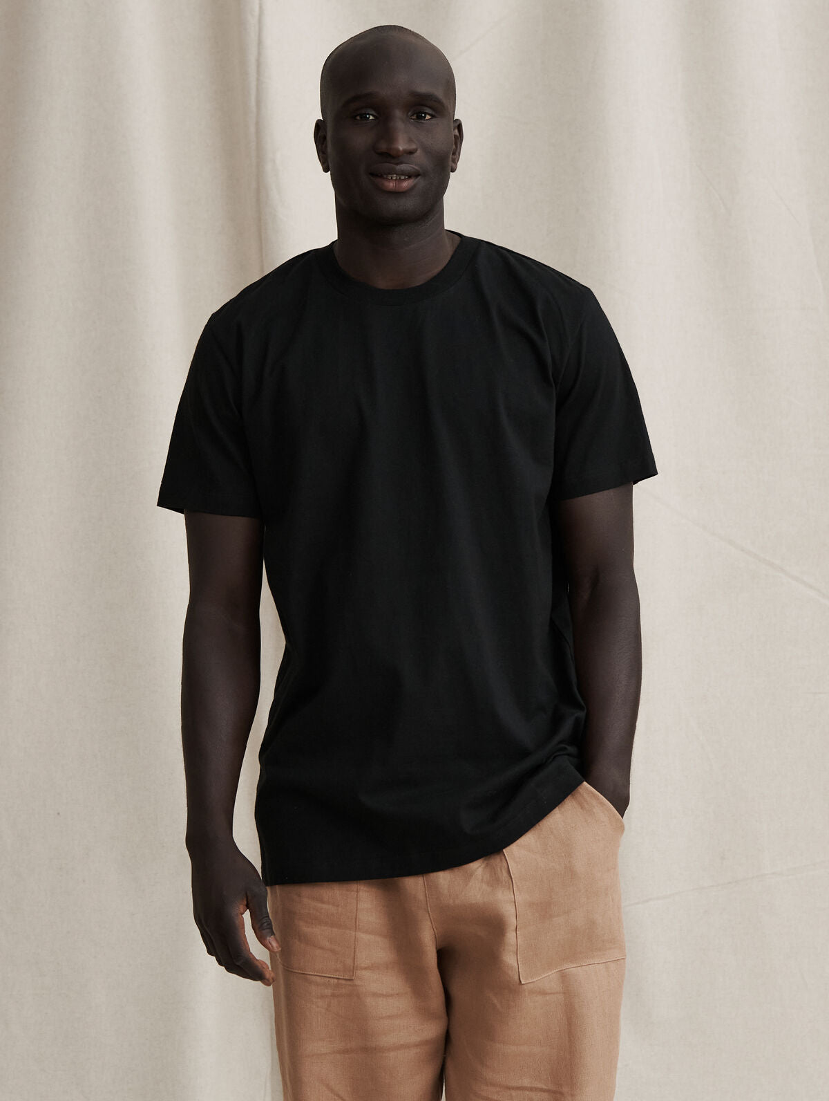 Klassikko T-paita - Musta