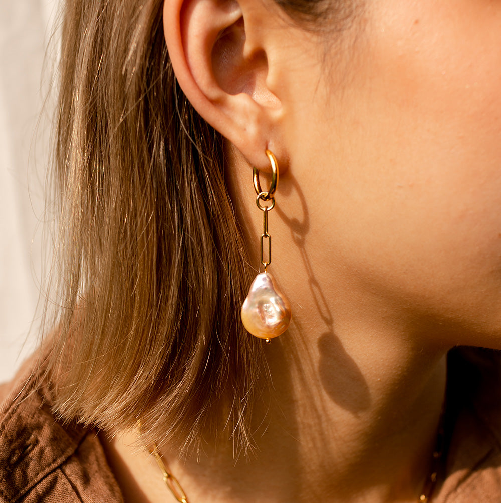 Coin Pearl Earrings with chain - Golden