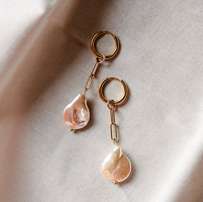 Coin Pearl Earrings with chain - Golden