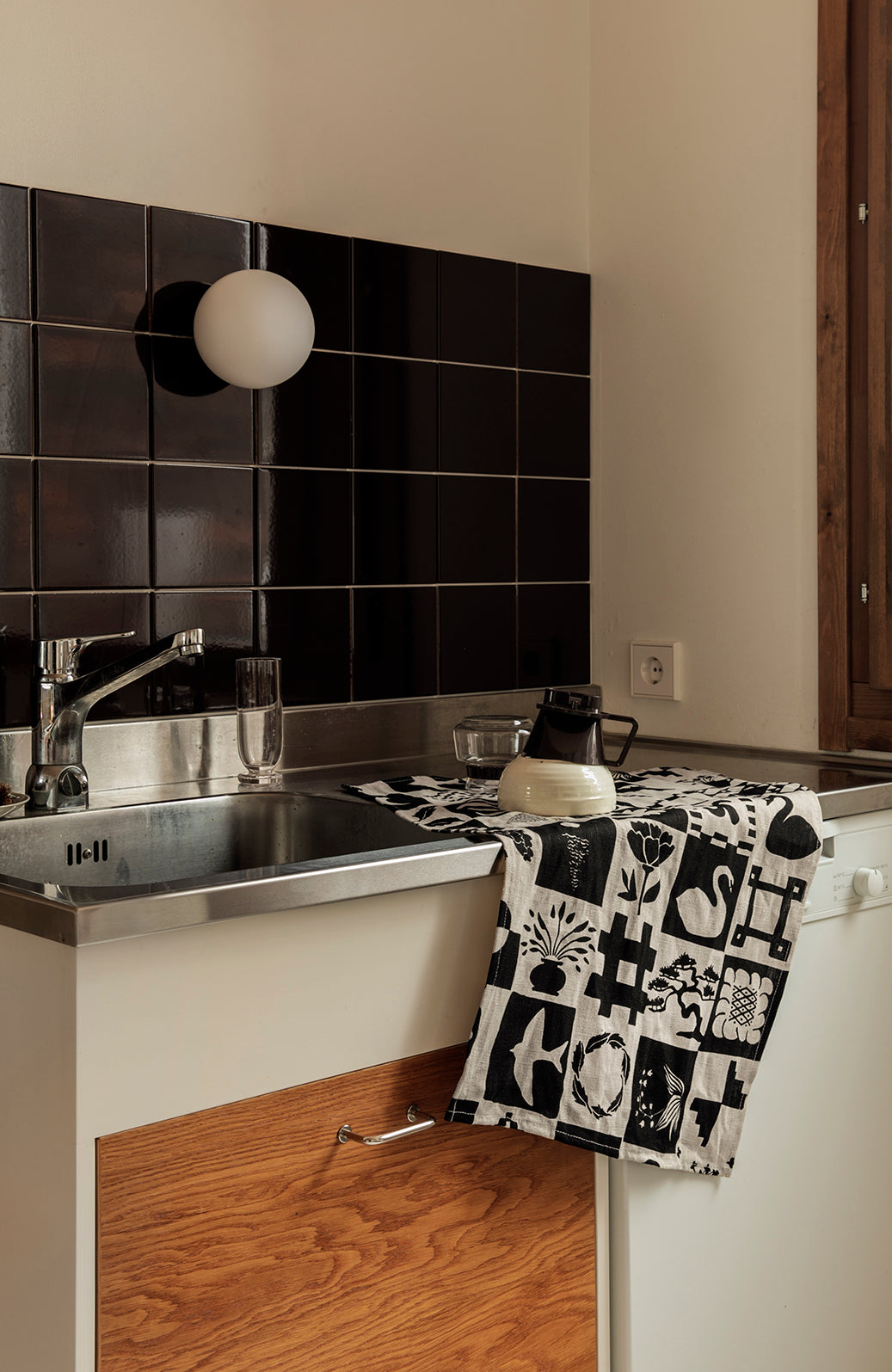 Kaukana Kotoa Keittiöpyyhe