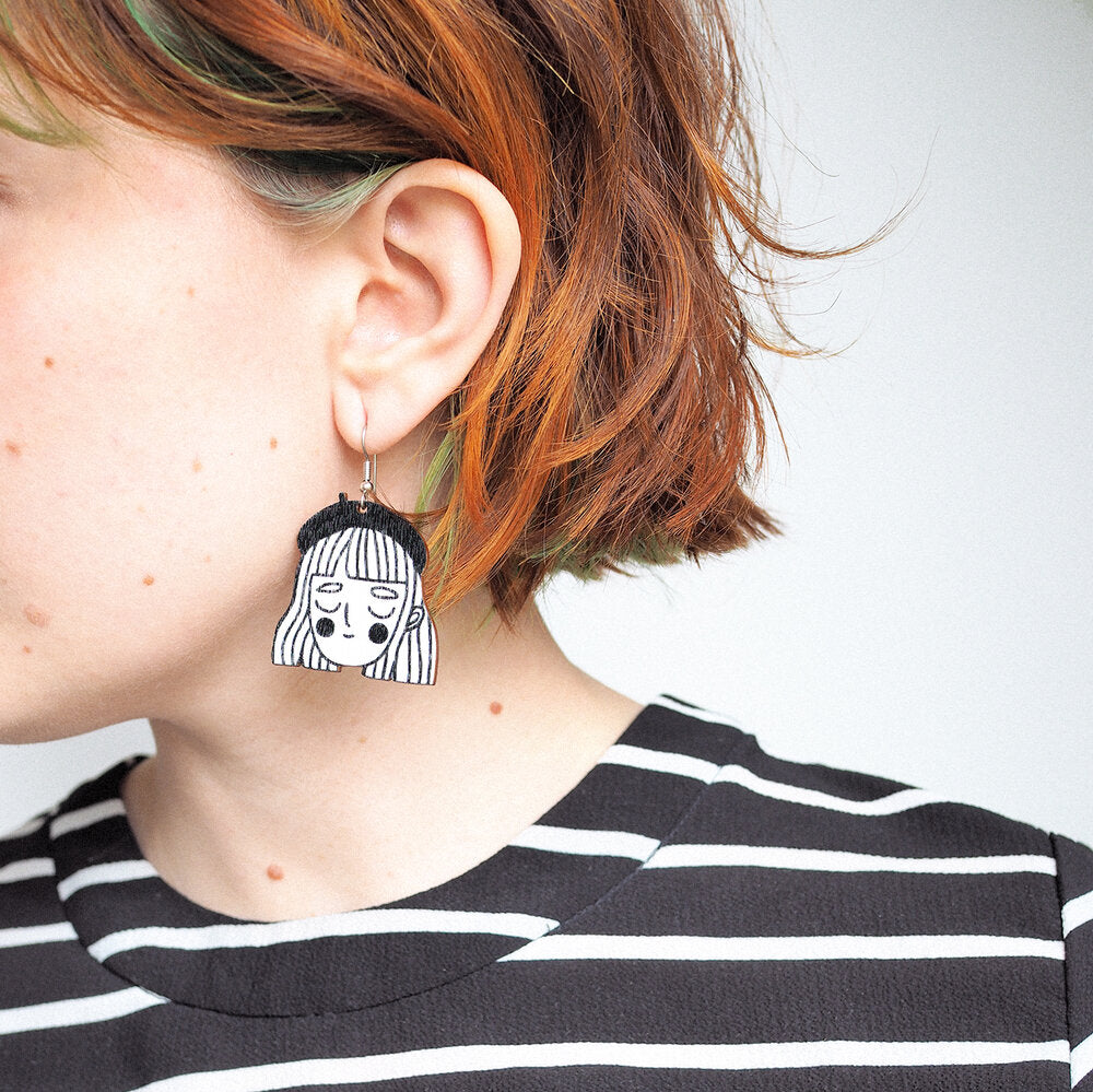 Baskerityttö - korvikset