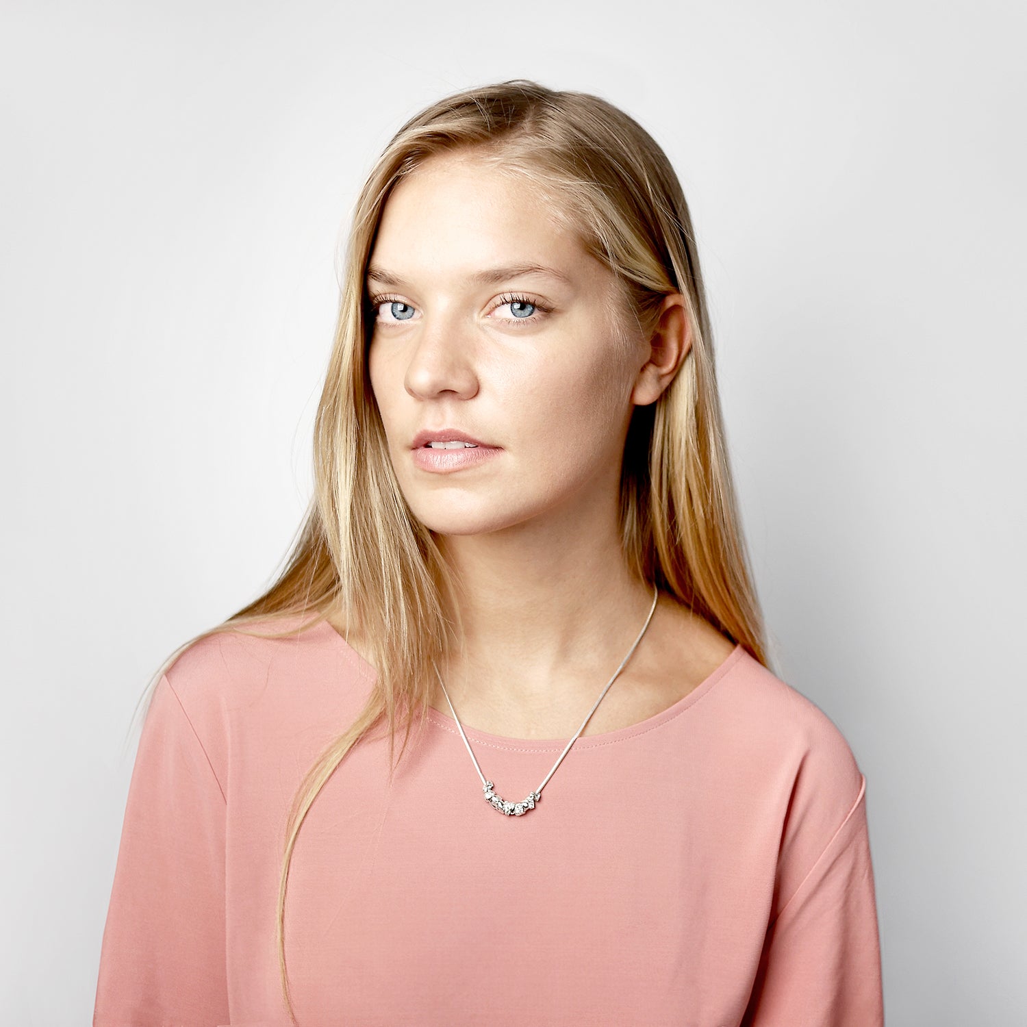 Silver Pearl kaulakoru