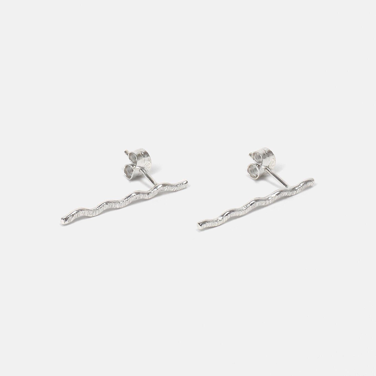 Signed Korvakorut Hopea