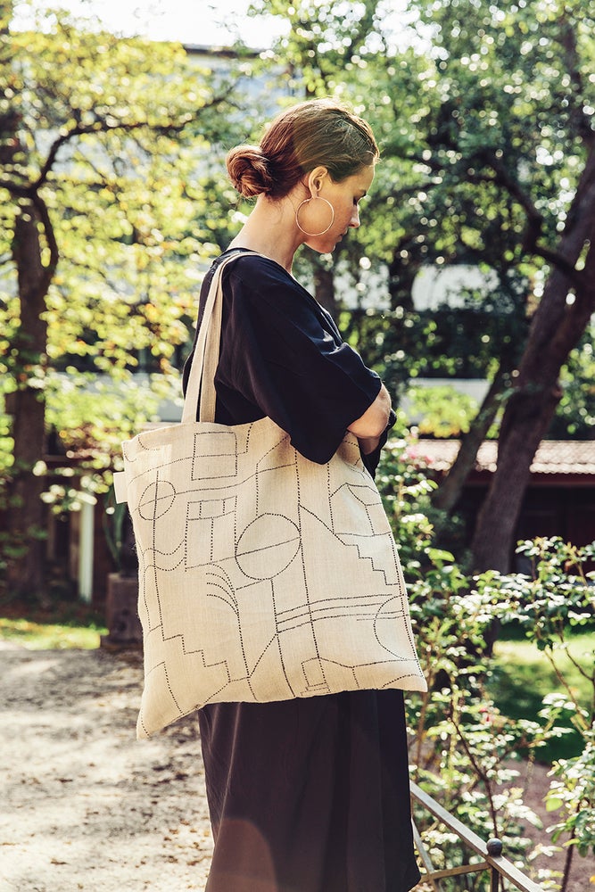 Unien talo Kangaskassi - Musta