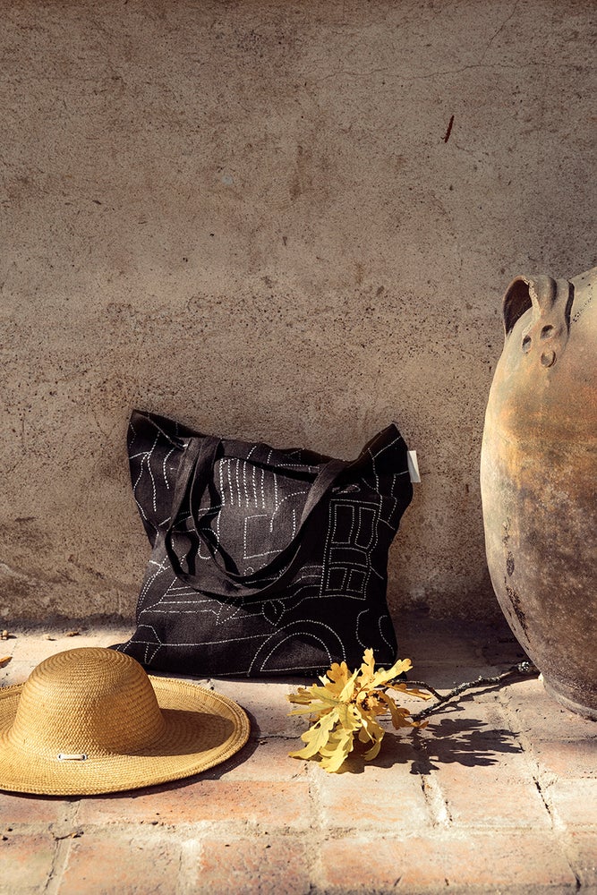 Unien talo Kangaskassi - Musta